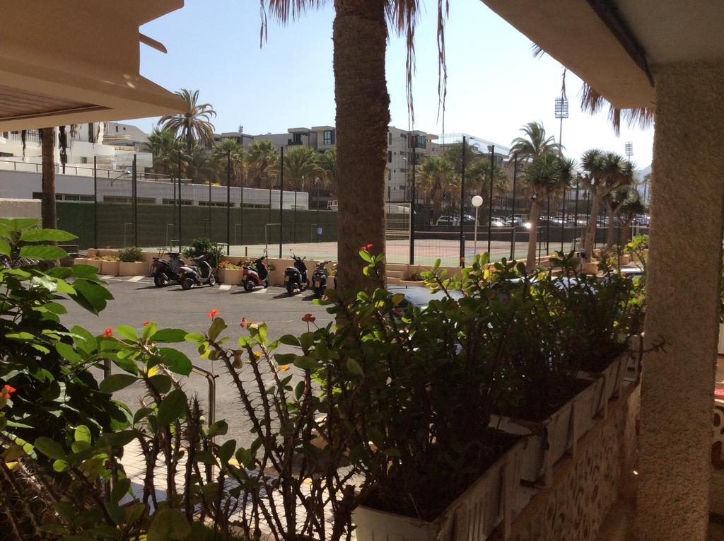 Apartment With Terrace In Playa De Las Americas Exteriör bild